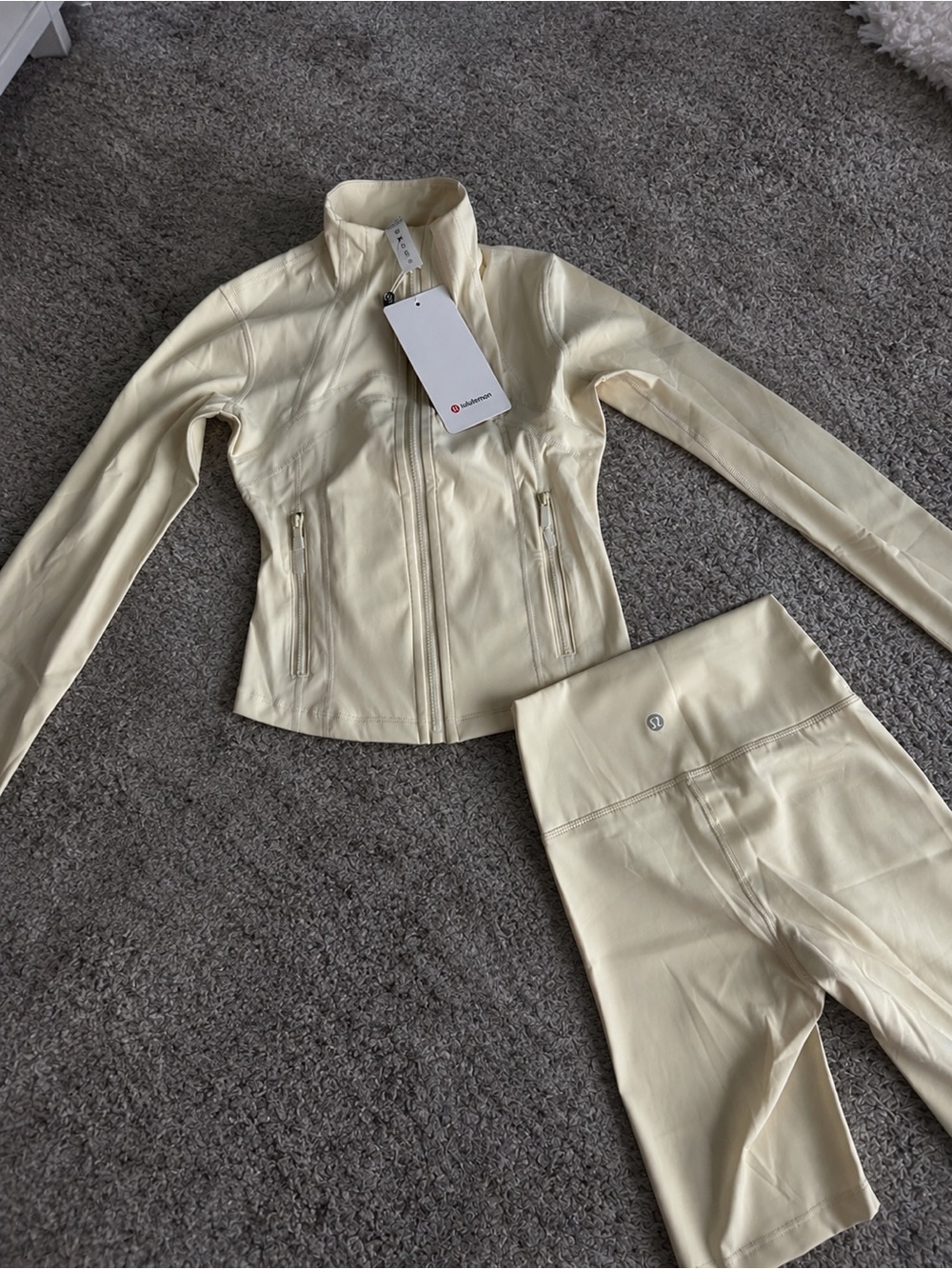 Lululemon butter cream Define cropped jacket &shorts size 2